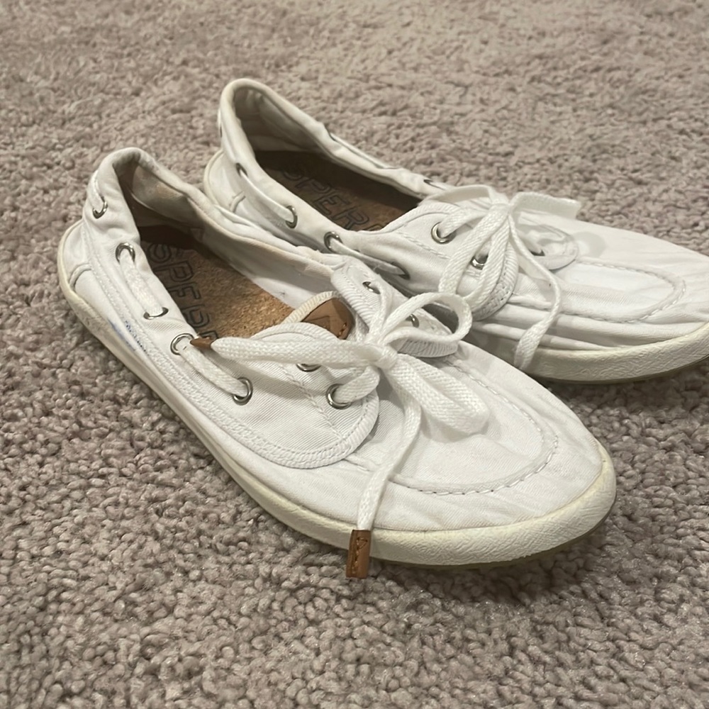 Woman Sperry boat shoes
